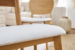 Banc scandinave en tissu effet laine bouclée blanc et bois clair L92 cm ELION