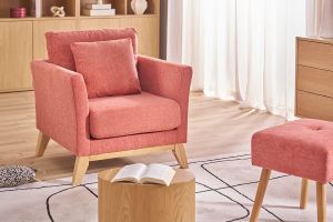 Fauteuil scandinave déhoussable en tissu effet velours texturé terracotta et bois clair OSLO
