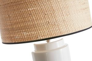 Lampe à poser en céramique émaillée blanche et abat-jour en raphia naturel H64 cm MAJES