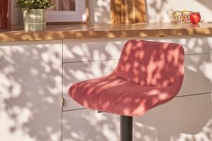 Tabourets de bar réglables pivotants 360° en tissu effet velours texturé terracotta et métal noir (lot de 2) BOOST