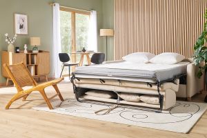 Canapé convertible 3 places en tissu beige et bois clair avec matelas 18 cm SKANDY