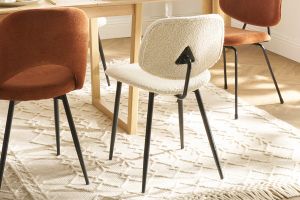 Chaises en tissu effet laine bouclée blanc et métal noir (lot de 2) TOBIAS
