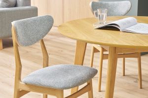 Chaises scandinaves en tissu effet velours texturé gris chiné et bois clair chêne massif (lot de 2) MAYA