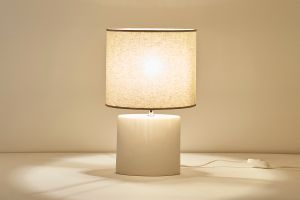 Lampe à poser en céramique blanc mat et abat-jour en lin naturel TIGA