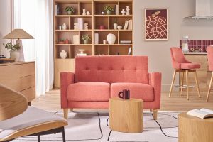 Canapé scandinave 2 places en tissu effet velours texturé terracotta et bois clair MOON