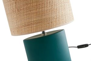 Lampe à poser en céramique bleu pétrole mat et abat-jour en raphia naturel H40 cm TIGA