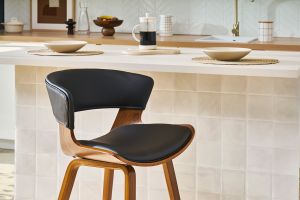 Tabourets de bar design noir et bois foncé H65 cm (lot de 2) SYRAH