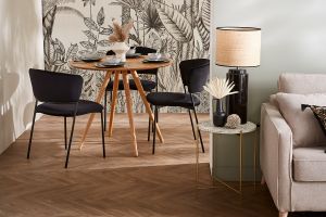 Lampe à poser en céramique émaillée noire et abat-jour en raphia naturel H64 cm MAJES