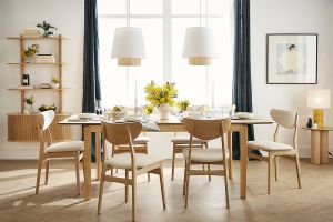 Chaises scandinaves en tissu effet laine bouclée beige et bois clair chêne massif (lot de 2) MAYA