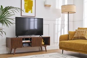 Meuble TV en manguier massif teinté bois foncé avec portes coulissantes L140 cm ALBA