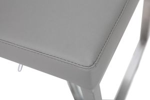 Tabourets de bar relevables gris et acier chromé (lot de 2) KYLE