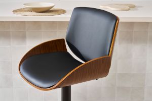 Tabouret de bar relevable noir et bois foncé VESPER