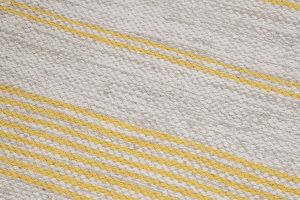 Tapis / Descente de lit rectangulaire beige à rayures jaunes 50 x 80 cm CABOURG