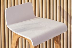 Tabourets de bar scandinaves bois clair et blanc H65 cm (lot de 2) BALTIK