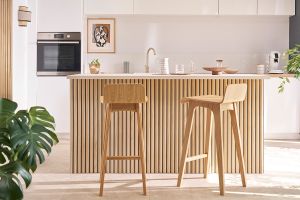 Tabourets de bar scandinaves en bois clair H75 cm (lot de 2) BALTIK