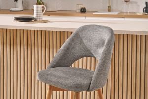 Tabourets de bar scandinaves tissu effet velours texturé gris et hévéa massif 65 cm (lot de 2) COSETTE