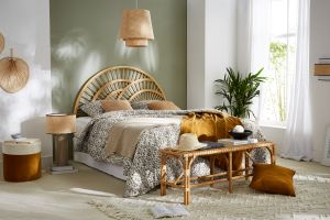 Lampe à poser en céramique émaillée taupe et abat-jour en raphia naturel H64 cm MAJES