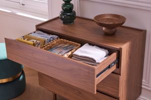 Commode finition bois foncé noyer 3 tiroirs L80 cm SANAA