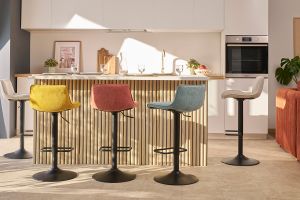 Tabourets de bar réglables en tissu effet velours texturé vert céladon et métal (lot de 2) BOOST