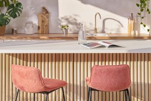 Tabourets de bar en tissu effet velours texturé terracotta et métal H65 cm (lot de 2) BOOST