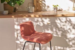 Tabourets de bar en tissu effet velours texturé terracotta et métal H65 cm (lot de 2) BOOST