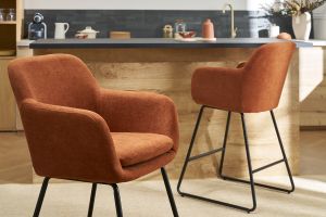Tabourets de bar en tissu effet velours terre brûlée H65 cm (lot de 2) AMIKA