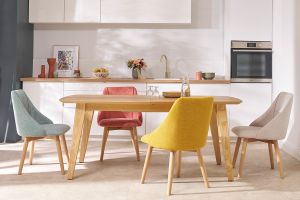 Chaises scandinaves en tissu effet velours texturé vert céladon et bois clair (lot de 2) HIGGINS