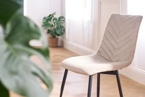 Chaises design en tissu velours taupe et métal noir (lot de 2) PUMPKIN