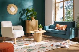 Fauteuil scandinave en tissu effet laine bouclée blanc cassé et bois clair ISKO