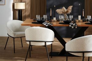 Chaise design en tissu velours chenille blanc cassé et métal noir JENNA