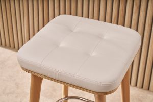 Tabourets de bar blancs et bois clair 65 cm (lot de 2) GRAMMA