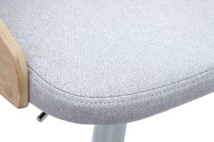 Tabouret de bar réglable design bois clair et tissu gris clair MANO