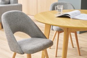 Chaises scandinaves en tissu effet velours texturé gris et bois clair (lot de 2) COSETTE