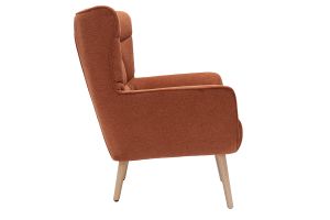 Fauteuil scandinave en tissu effet velours texturé terre brûlée et bois clair AVERY