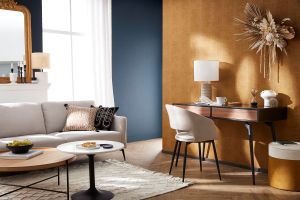 Chaise design en tissu velours taupe et métal noir PRISMA