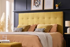 Tête de lit capitonnée en tissu velours jaune moutarde L160 cm HALCIONA