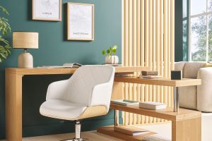 Chaise de bureau à roulettes design blanc, bois clair et acier chromé SANDRO