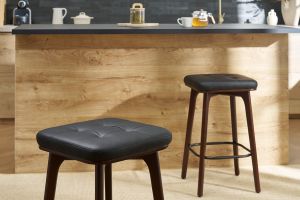 Vintage-Barhocker in Schwarz und dunkles Holz 65 cm (2er-Set) GRAMMA