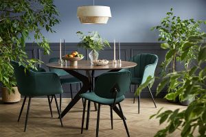 Chaise design en tissu velours vert foncé et métal noir MILLY