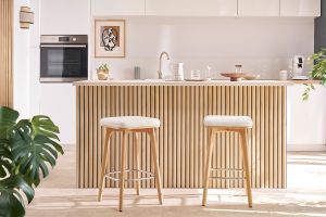 Tabourets de bar blancs et bois clair 65 cm (lot de 2) GRAMMA