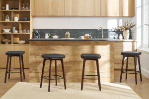 Tabourets de bar vintage noirs et bois foncé 65 cm (lot de 2) GRAMMA