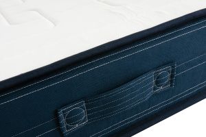 Matelas avec accueil mousse à mémoire de forme 90 x 200 cm OLIVER