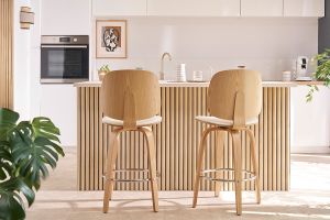 Sgabelli da bar design girevoli bianco e legno chiaro H66 cm (set di 2) BECK