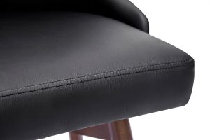 Tabourets de bar design pivotants 360° noir et noyer H65 (lot de 2) HASTA