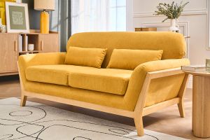 Canapé scandinave 2 places en tissu effet velours jaune moutarde et bois clair YOKO