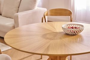 Mesa de comedor redonda de diseño en roble 120 cm DIELLI