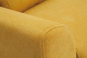 Canapé scandinave 2 places en tissu effet velours jaune moutarde et bois clair EKTOR