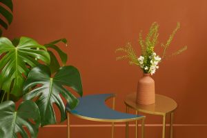 Table d'appoint en métal laqué bleu pétrole et doré TOSCANE