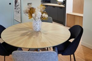 Table à manger design ronde chêne D120 cm DIELLI