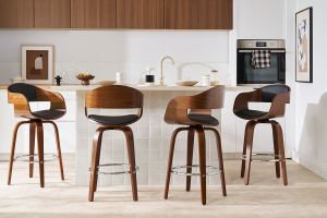 Tabouret de bar design noir et bois foncé noyer H67.5 cm pivotant 360° GAO